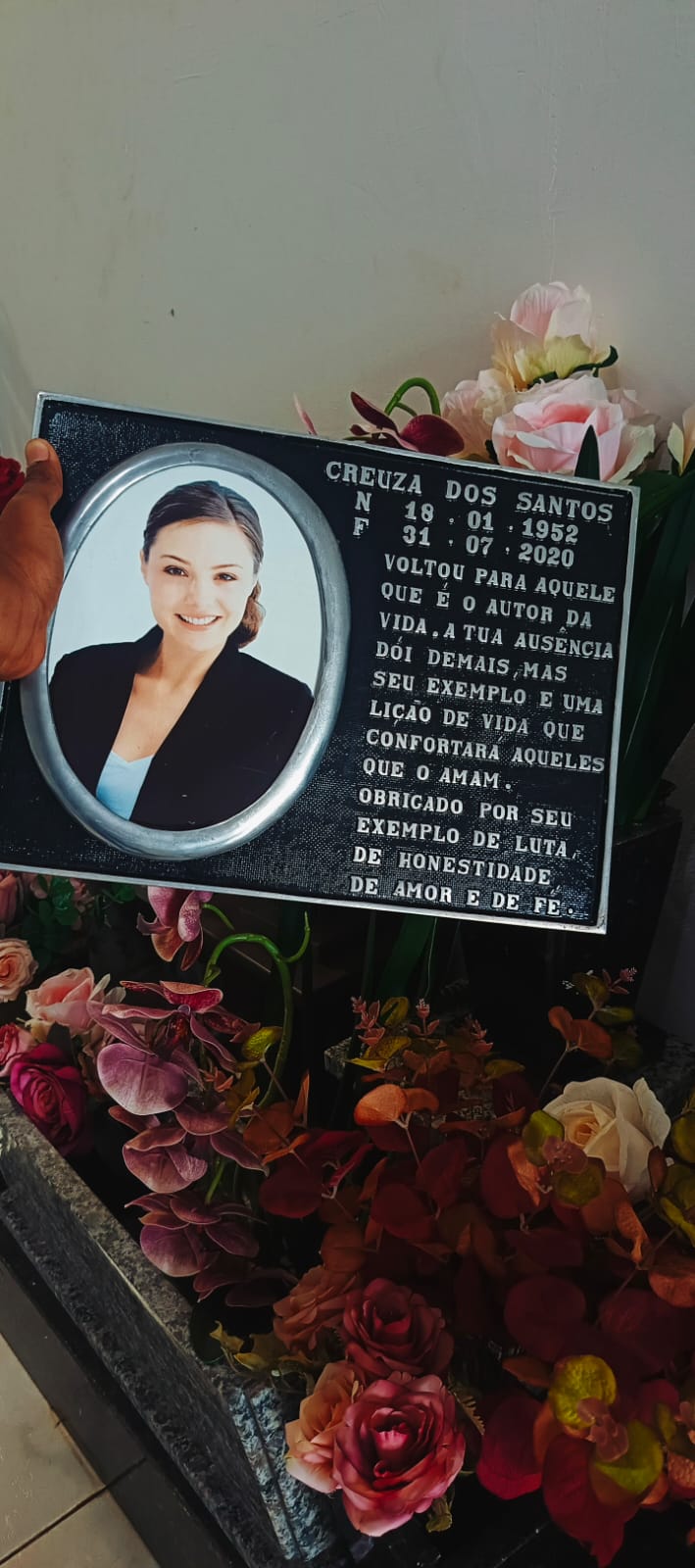 Placa memorial personalizada com retrato e mensagem